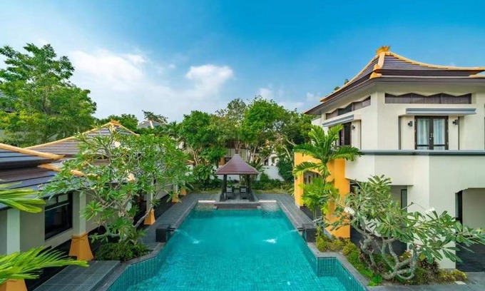 Nong Prue Villa | Luxurious and romantic 5 bedrooms private pool Villa