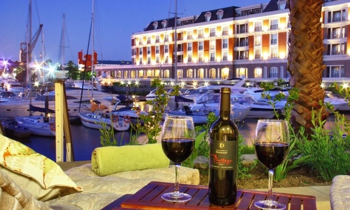 Victoria and Alfred Waterfront Apartment | Luxurious and Secure Family Apartment in the Center of Cape Town V&A Waterfront