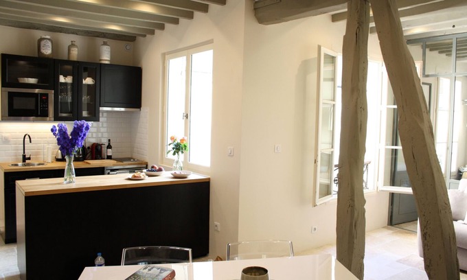 6th Arrondissement Apartment | Luxurious Apartment in the heart of Saint Germain des Prés, Center of Paris