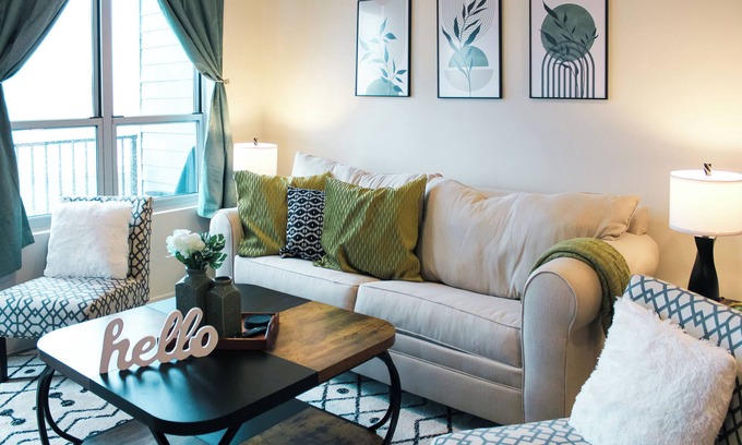 Downtown Louisville Apartment | Luxurious Apartment in the Heart of Downtown Louisville! King Bed, Pool, Gym!