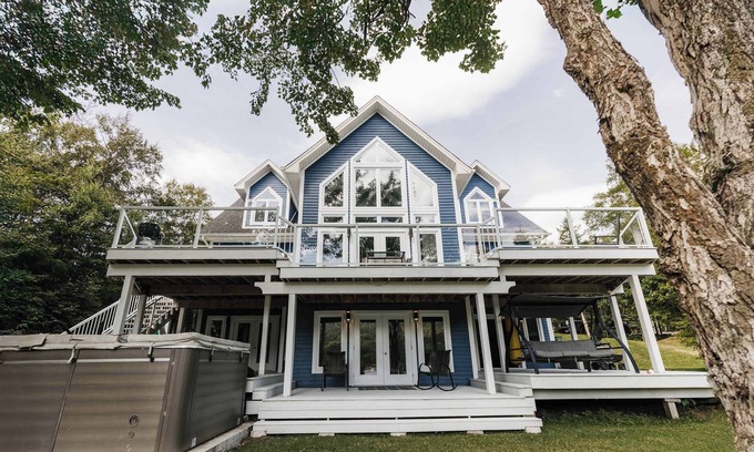 Humber Valley Ski Chalet | Luxurious Lakeside Chalet with Swim Spa