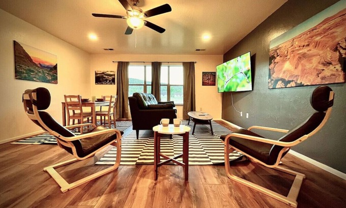 Williams Condo | Luxurious Comfort w/Coffee Bar & EV Charger