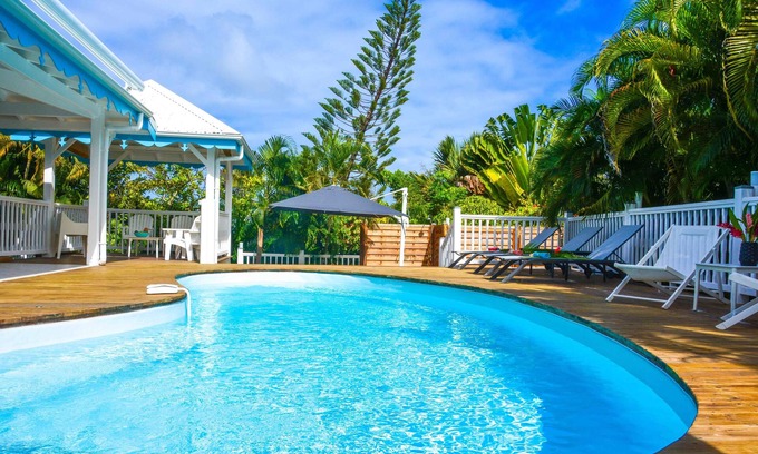 Saint-Francois House | Luxurious Creole family villa with private pool, jacuzzi and tropical garden