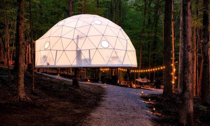 Robbins Cabin | Luxurious Dome Surrounded by Nature for a Unique Romantic Escape near Brimstone and Big South Fork in Tennessee
