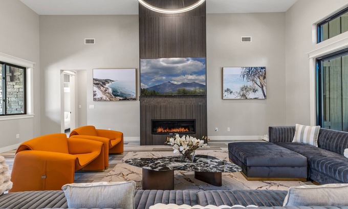Flagstaff House | Luxurious Forest Retreat in Woody Mountain Estates
