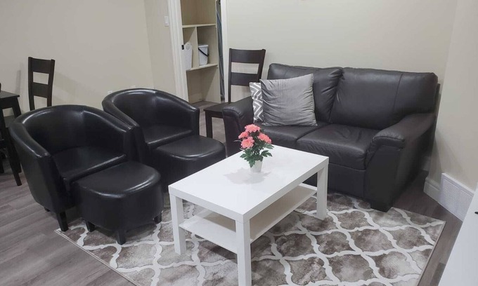 Southwest Edmonton House | LUXURIOUS FULLY PRIVATE ONE BEDROOM ONE BATHROOM BASEMENT SUITE IN SW EDMONTON