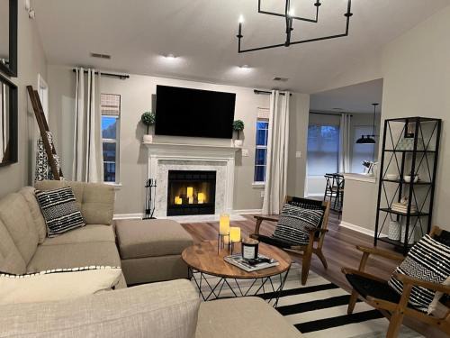 Westfield House | Luxurious Grand Park Family Home with Game Room and XBox