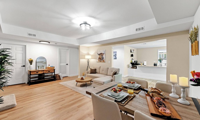 Woodstock Apartment | Luxurious Guest House with Game Room & Many Amenities in awesome Woodstock!