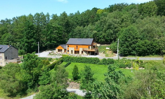 Stoumont House | Luxurious Holiday Home in Stoumont with Swimming Pool