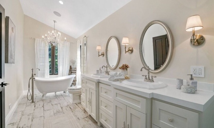 Bel Air House | Luxurious Home In The Peaceful Bel-Air Neighborhood