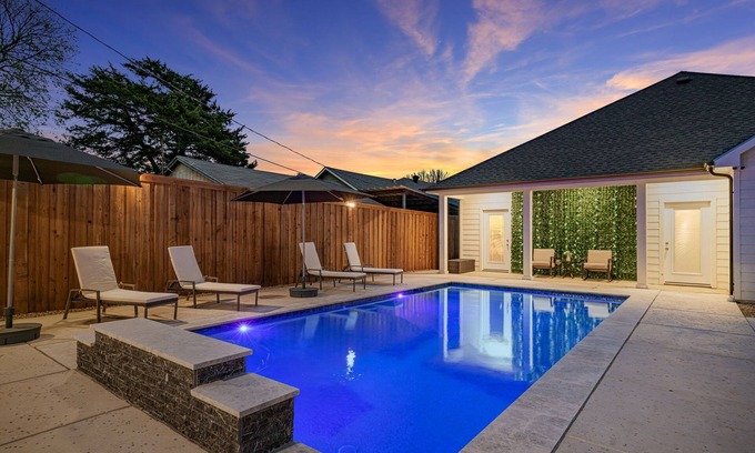 Oak Cliff House | Luxurious House 5 mins away from Bishop Arts District