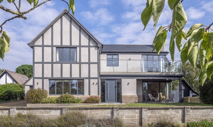 Thorpeness Cottage | Luxurious house near beach with hot tub - Mallards