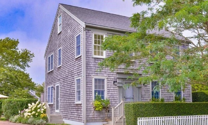 Nantucket House | Luxurious Island Escape: Spacious, Ideally Located Near Surfside Beaches & Town