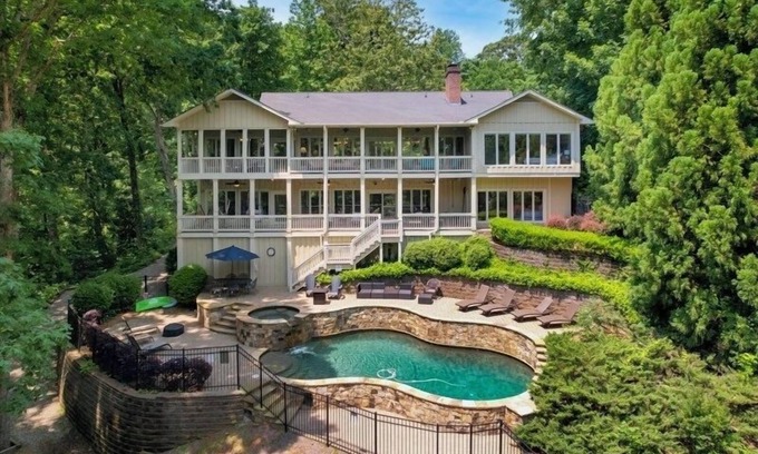 Gainesville House | Luxurious Lake House/private dock/private pool & hot tub