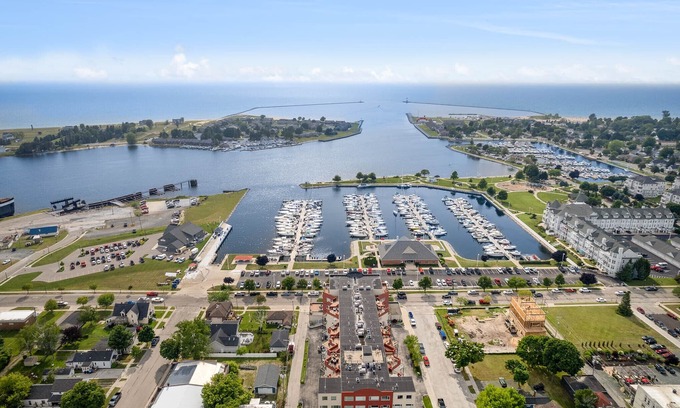 Ludington Condo | Luxurious Ludington Condo