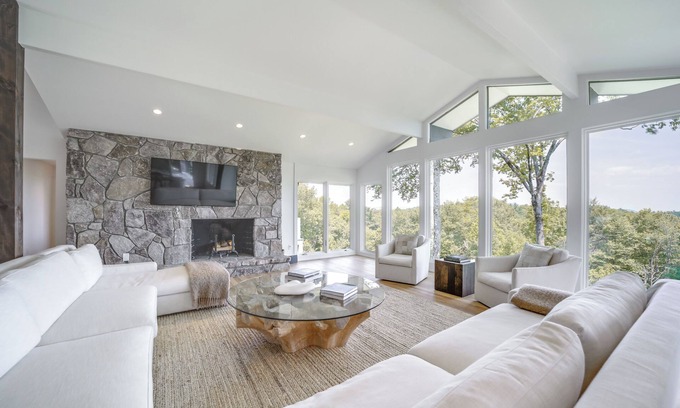 Cashiers House | Luxurious Mountain Retreat w/Long Range Views!