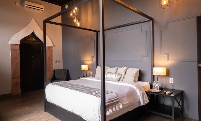 Downtown Queretaro Bed & Breakfast | Luxurious room in historic downtown