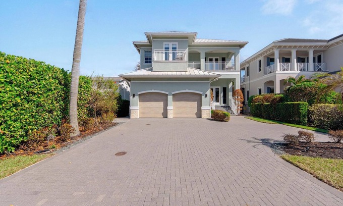 Pelican Bay House | Luxurious Naples Home w/pool & 5min walk to beach