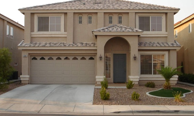 Enterprise House | Luxurious Open Plan Vacation Home. Mins from the strip
