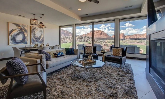 Ivins House | Luxurious parade home! 4 bed 4 bath retreat, breathtaking Snow Canyon views!