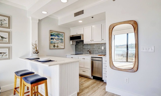 Downtown Wilmington Apartment | Luxurious riverfront condo, Historic Downtown Wilmington, walk to everything!