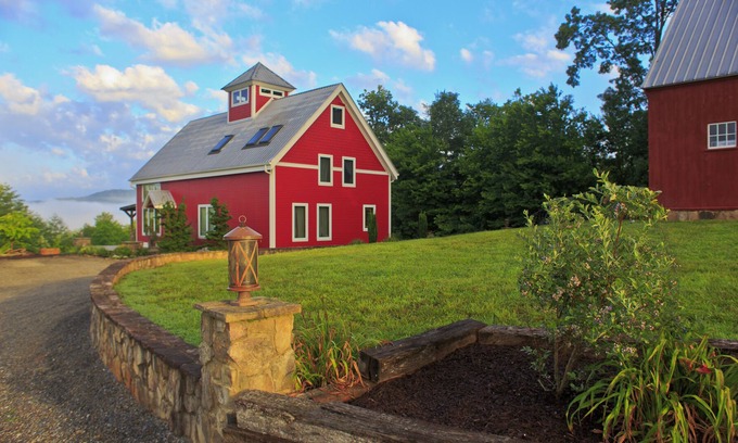 Murphy Other | Luxurious Seclusion Amidst the Beautiful Mountains of the Nantahala Forest