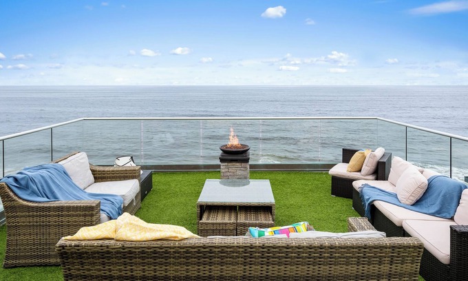 South Oceanside House | Luxurious Single Family Pet Friendly Oceanfront Home with Two Spas P825-X