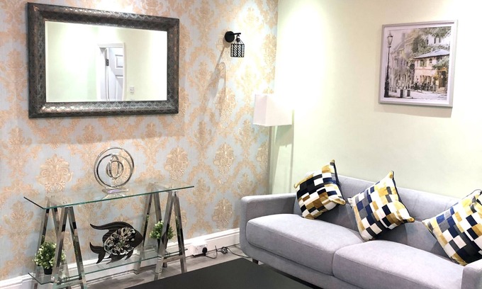 Harehills House | Luxurious, spacious, 4 bedroom house, free parking