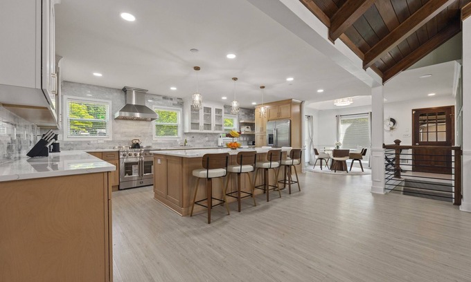 Smyrna House | Luxurious Stay, Pool, Hot Tub, Multifamily, Braves Stadium 3 miles