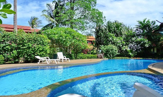 Bang Po Villa | Luxurious Thai-Style Villa with a Swimming Pool Just 20 Meters from Beach Access