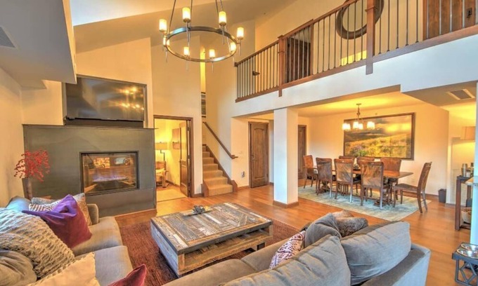Mountain Village Resort | Luxurious Top-Floor Penthouse w/Fireplace, Balcony, & Stunning Mountain Views