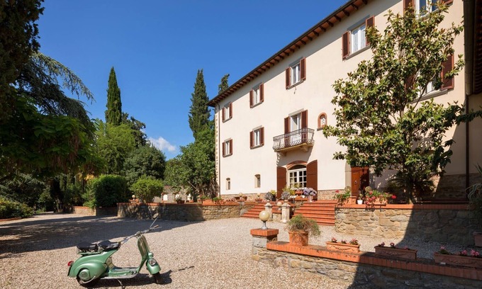Pieve al Bagnoro Apartment | Luxurious two bedrooms aparment just outside the city of Arezzo in a Period Villa. Infinity pool, la