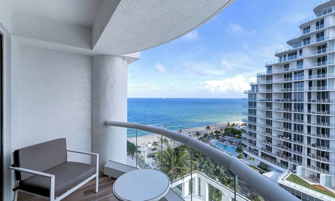 Central Beach Hotel | Luxurious Oceanfront Apartment in Fort Lauderdale