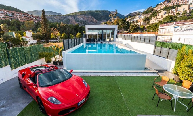 Sitges House | Luxurious Villa Marly III to two minutes the beach