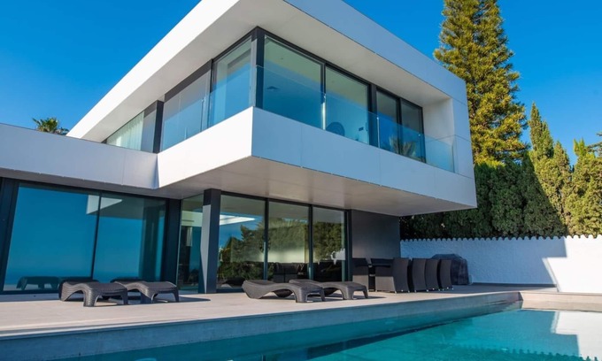 Salobrena Villa | Luxurious villa with heated pool