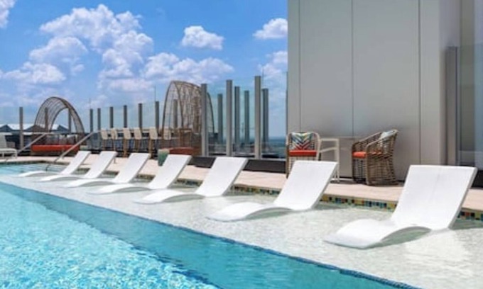 Downtown Atlanta Condo | Luxurious Wyndham Atlanta 2 Bedroom Condo with Kitchen