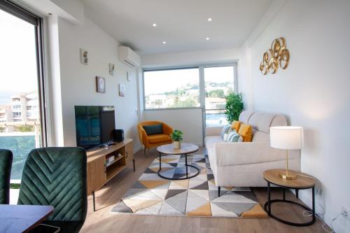 Cannes La Bocca Apartment | Luxury 1 Bed Apt Seafront Escape in Cannes