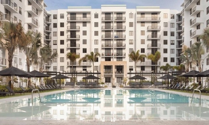 North Miami Apartment | Luxury 1-bedroom condo with amazing views.