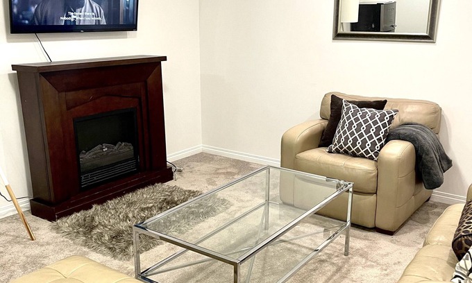 Calgary House | Luxury 1- bedroom secondary suite close to Airport.