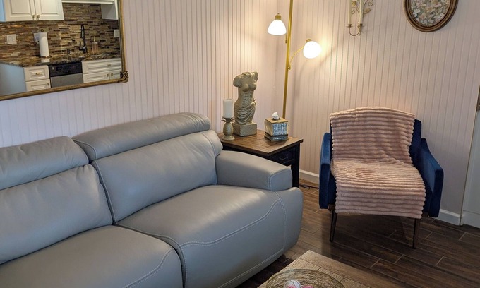 Lutz Condo | Luxury 1BR King Condo, Ground Floor, Lanai - Clothing Optional