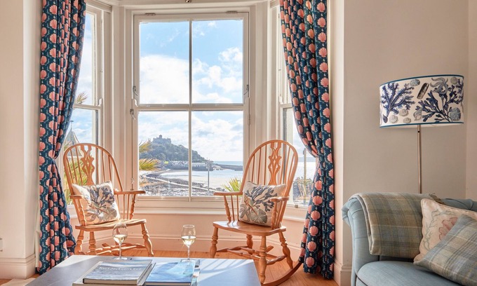 Marazion Apartment | Luxury 2 bed apartment - iconic view of the Mount