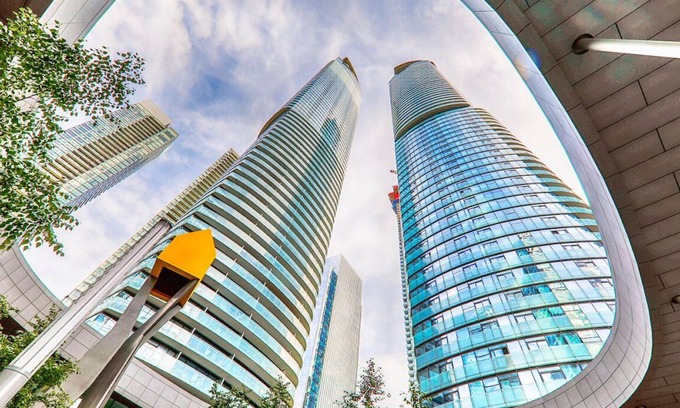 Toronto Entertainment District Condo | Luxury 2-Bedroom Condo with Stunning Lake Views – Prime Downtown Location!