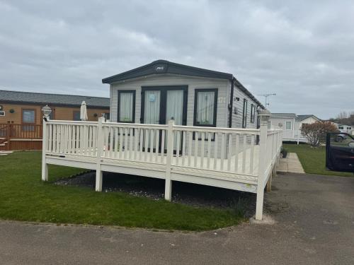 Hunstanton House | Luxury 2 Bedroom van linen included Pets go Free