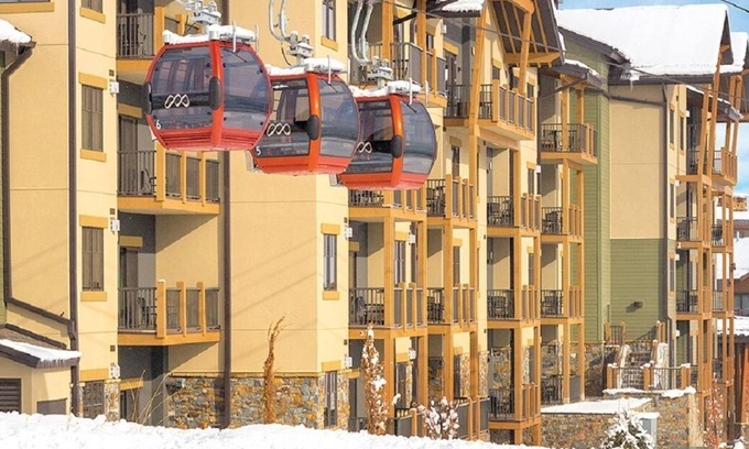 Park City Resort | Luxury 2 BR 2 bath-Ski right outside doorway *Available Feb 17- Feb 20, 2023 🎉