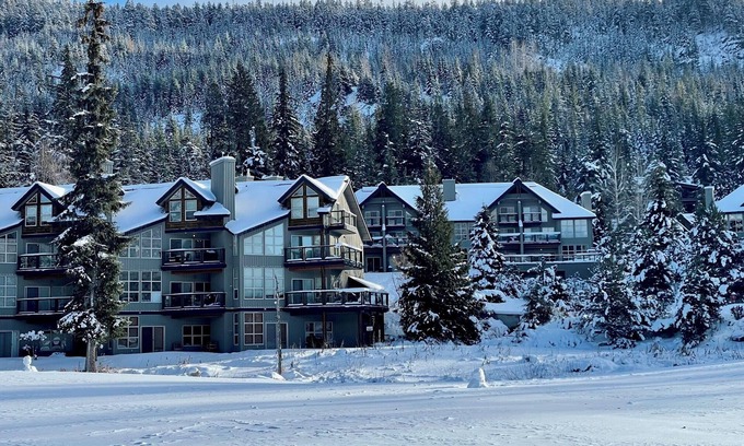 Blackcomb House | Luxury 2BD/2BA Sleep 6 Townhome- Free Parking