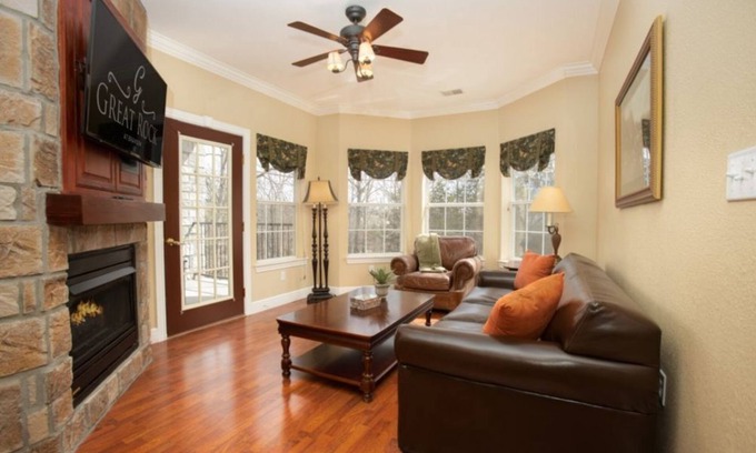 Branson Hotel | Luxury 2BR Condo in Great Rock Resort