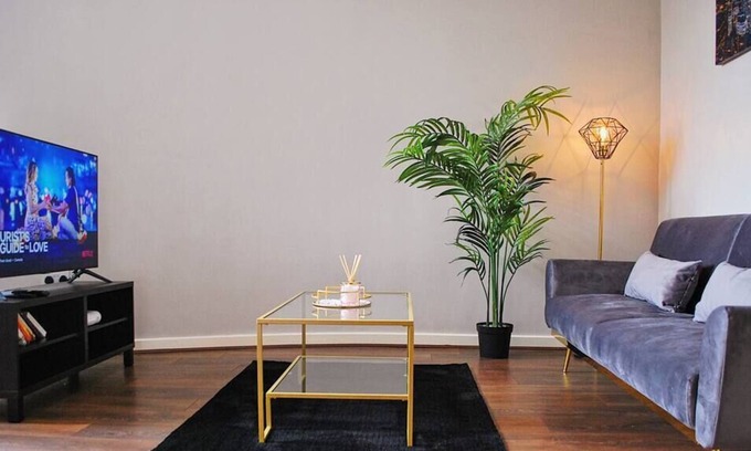 Neepsend Apartment | Luxury 2BR in Kehlam Island|Fast WiFi,Free Netflix