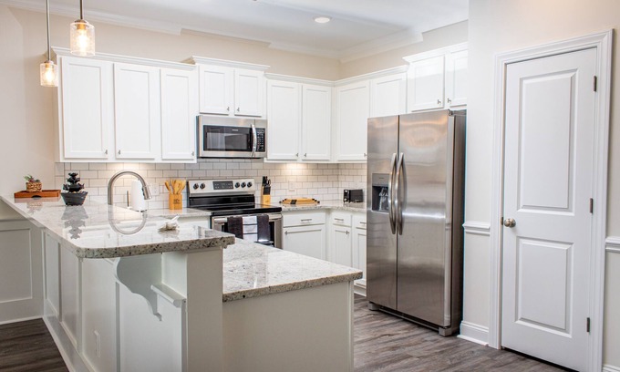 Greenville House | Luxury 3BD/3BA Smart Home Near ECU with Fast WiFi & FREE EV Charging!