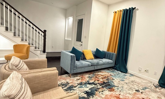 North Houston Apartment | Luxury 3BR for Families Nurses and Group