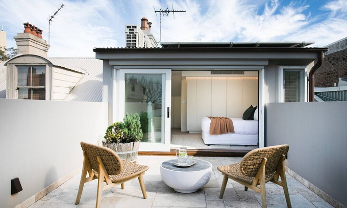 Darlinghurst House | Luxury 3BR home w rooftop + garden/BBQ + near CBD